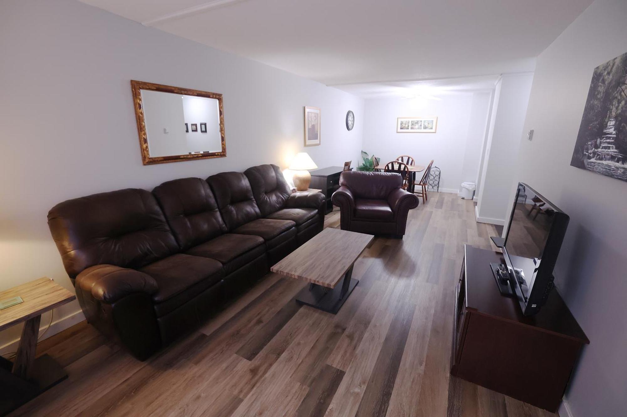 Apartmán Paris Plaza Elliot Lake Exteriér fotografie