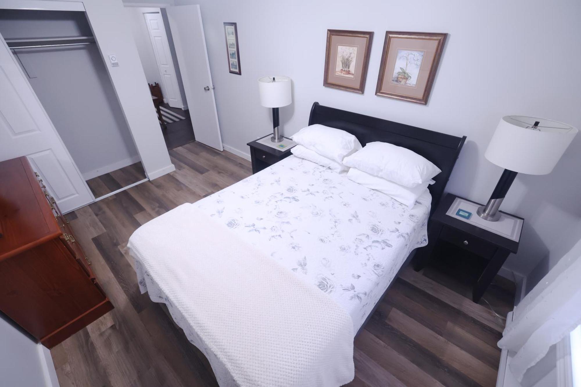Apartmán Paris Plaza Elliot Lake Exteriér fotografie